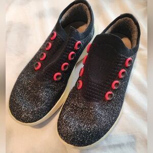 Allbirds Slip On Sneakers. Size 9